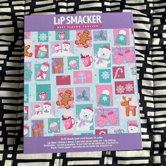 Lip Smacker Best Flavor  Forever 25 PC Beauty Book ￼ - Picture 2 of 7